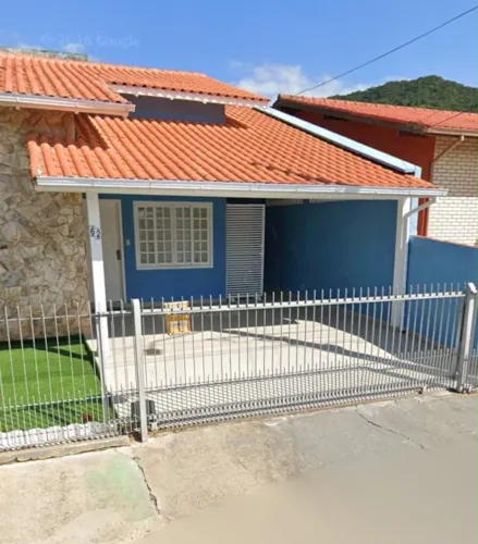 Alugo casa dois quartos Monte Verde