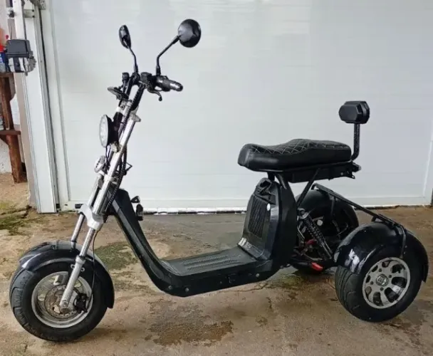 Triciclo elétrico 