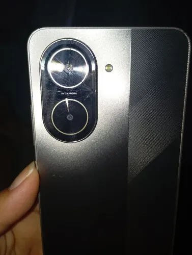 Xiaomi POCO C71 na cor dourada, detalhes na câmera está trincada precisa arrumar 