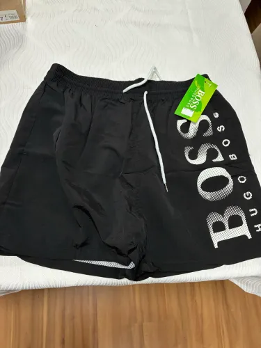 Shorts de banho Hugo Boss novo tamanho GG