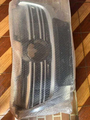 Grade frontal Jetta MK5 2006 a 2010