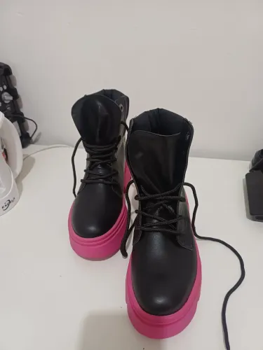 Bota Coturno em Couro tam 35