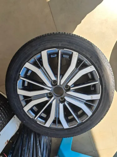 Roda com Pneu Aro 16 (185 / 55 R16) Honda City