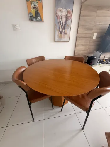 Mesa de Jantar 120x120 MDF com 4 cadeiras