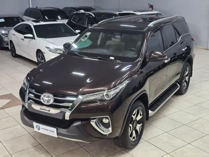 Toyota Hilux SW4 Diamond 2.8 TB 4X4 Die. Aut. 2019