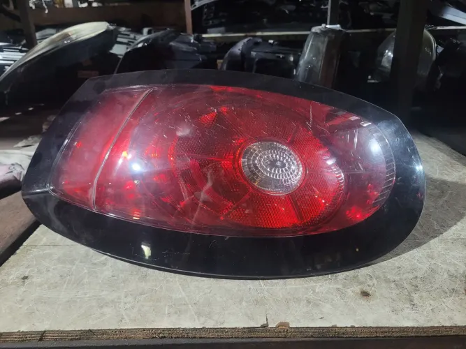 Lanterna lado esquerdo fiat Bravo 2015 original 