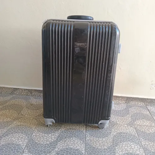 Mala ABS Sestini Média! No meu perfil tem outras opções. 