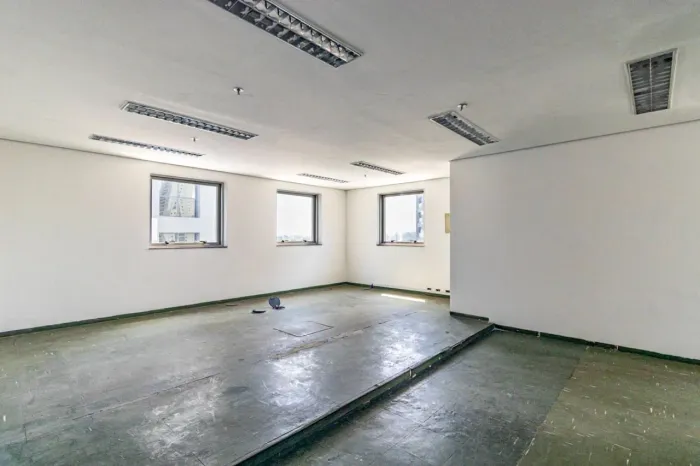 Sala comercial na Avenida Adolfo Pinheiro, 1001 - Unid 101/102 80 m²