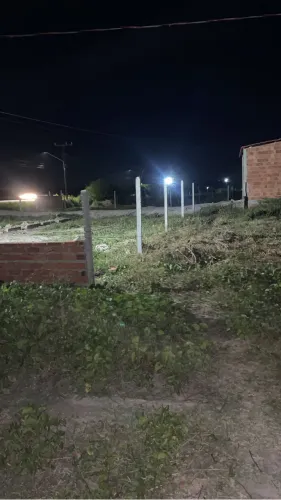 Bem localizada na beira da pista próximo a posto de gasolina de piramb
