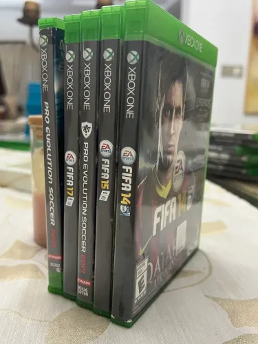Combo FIFA/ PES X-box one 