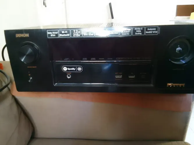 Amplificador Receiver DENON AVR-3300W.