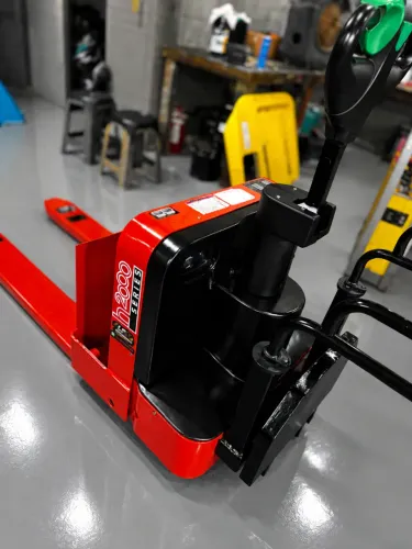 TRANSPALETEIRA ELÉTRICA HELI