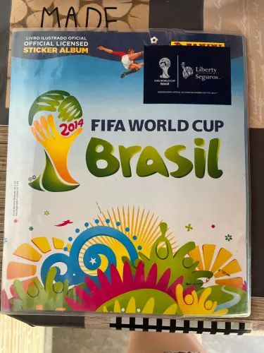 Álbum de figurinha FIFA 2014