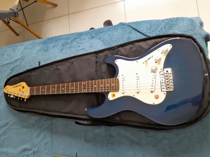 Guitarra com Caixa e Kit Completo 