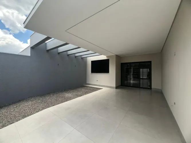 Casa à venda em Maringá, Jardim Tóquio, com 2 quartos, com 110.04 m²