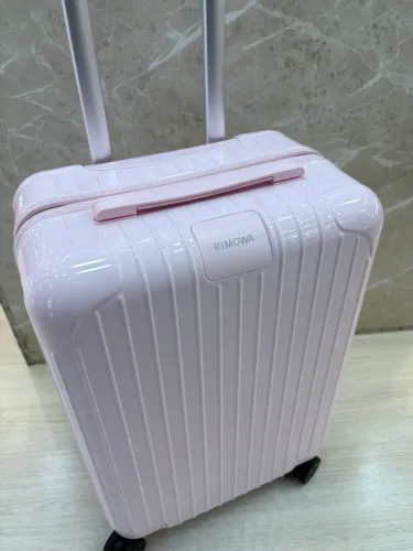 ESSENTIAL Cabin Rimowa 