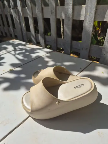 Melissa free platform slide