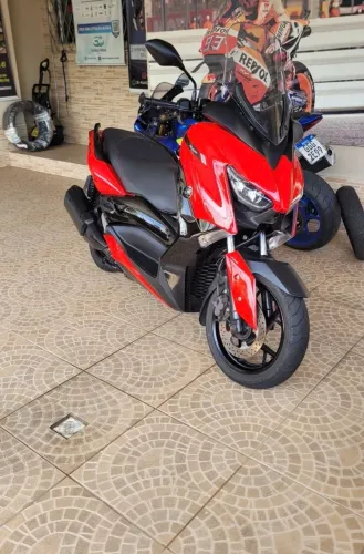 Xmax 250 nova