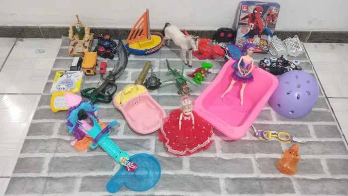 VENDO BRINQUEDOS NOVOS E SEMINOVOS