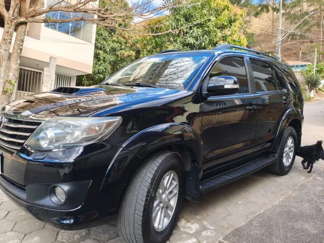 Toyota Hilux SW4 SRV D4-d 4X4 3.0 TDI Dies. AUT 2015