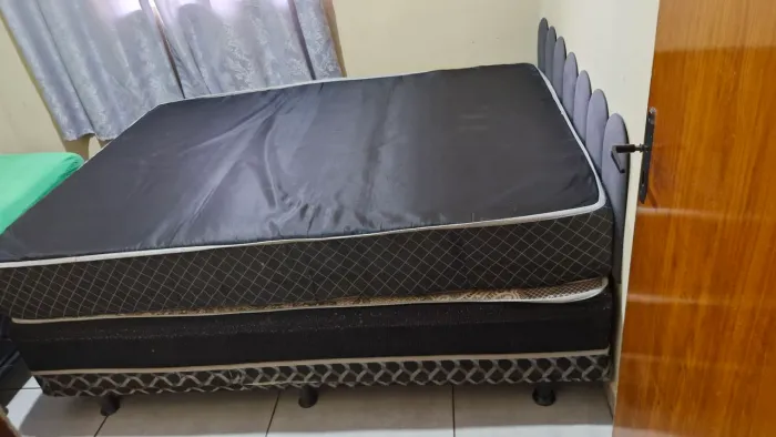 Vendo cama + colchão