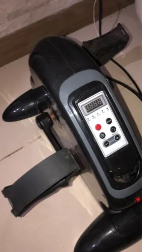 Bicicleta ergométrica (pedal)