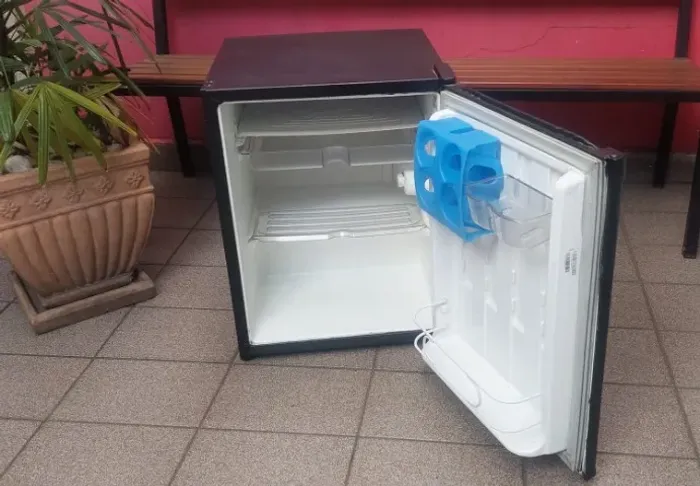 Frigobar consul 110V -  80 litros 