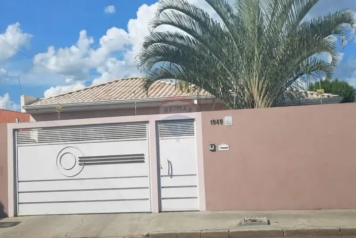 Encantadora Casa na Av. Rio Grande, Promissão!