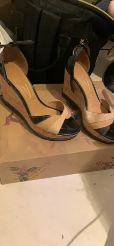 Sandália Anabela Vizzano Bicolor (Preto e Nude) com Salto Cortiça