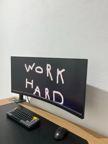 Monitor Gamer Curvo Husky Boreal 34", WQHD, Ultrawide, 200Hz, 1ms