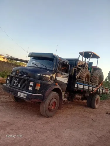 Vendo caminhão toco