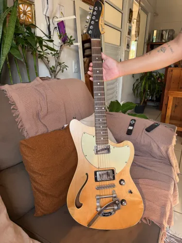 Guitarra Semi-Acústica Tagima Jet Blues Deluxe - Linha Brasil (Natural Satin) ?
