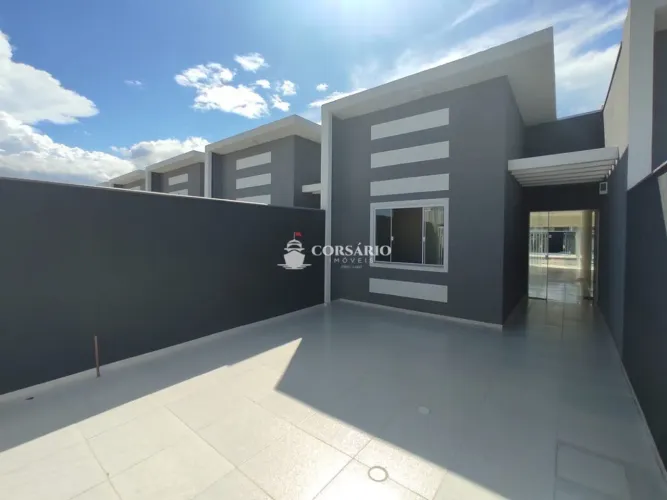 Casas novas com piscina em Canoas