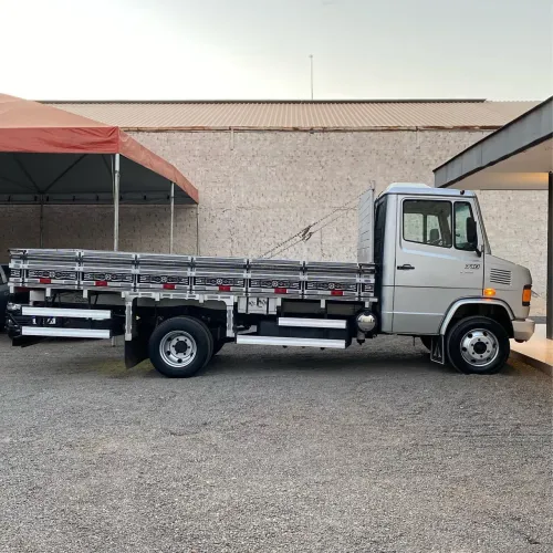 CAMINHÃO 710 MB - CARROCERIA
