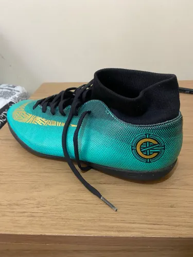 Chuteira Nike Mercurial CR7 Edição comemorativa Tamanho 40
