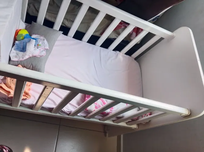Troco mini berço por cama de casal com colchão não entrego