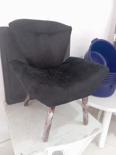 Poltrona estofada / sofá no melhor preço e top acabamento