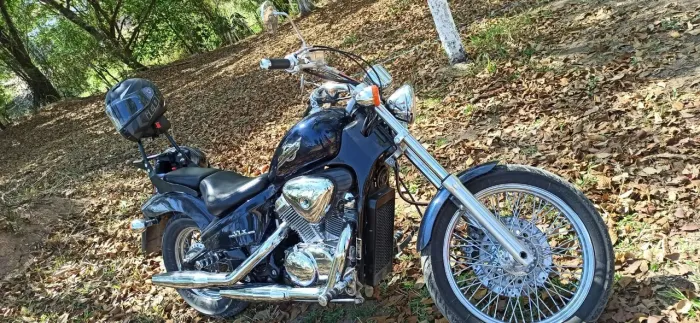 Moto shedow 600