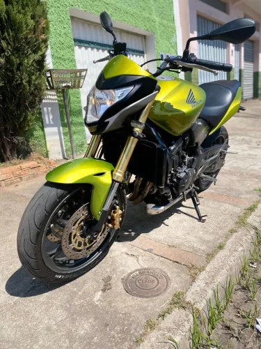 Hornet 600 troco por corolla acima de 2009