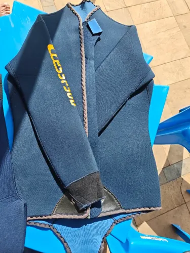 Roupa de mergulho calção colete e macacão 