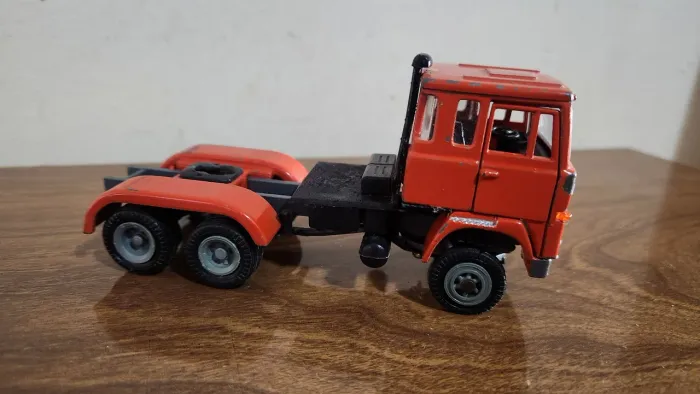 Miniatura Caminhão Carreta Scania 141 LKS Arpra Anos 80 Escala 1/50