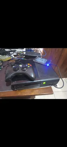 Xbox 360 com um controle sem fio