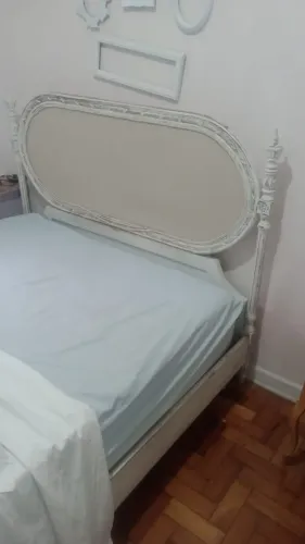 cama casal de madeira