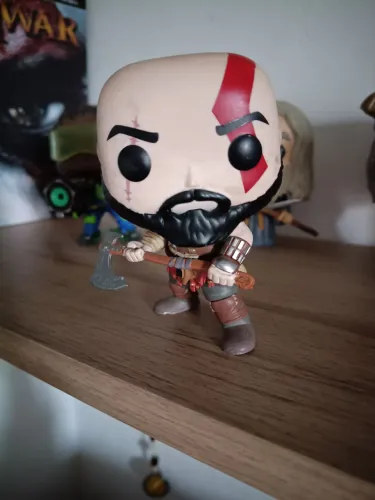 Funko Kratos God of War *com detalhe