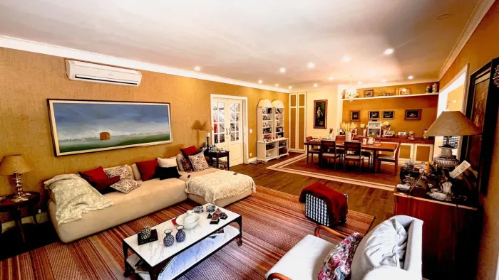 Casa em condomínio com 3 quartos à venda na Granja Viana com 280m² e 2 vagas de carro ao l