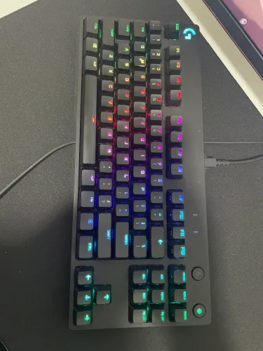 Teclado Logitech G Pro