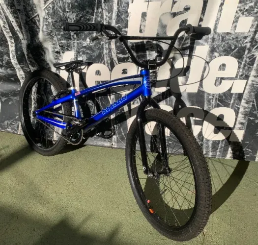 BMX Stay Strong 24 - V3 - 21.75" (Aluminio)