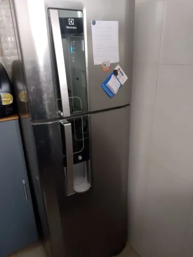 Vendo Geladeira Eletrolux