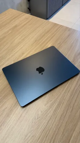 MacBook Air M4 (Midnight)
