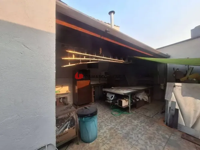 Edifício Comercial em Cerâmica
